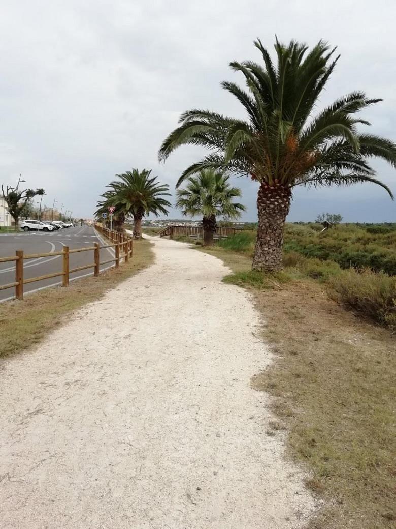 Charmante Maison De Ville Avec Jardin, Terrasse Et Terrain De Petanque Fos-sur-Mer Exterior photo